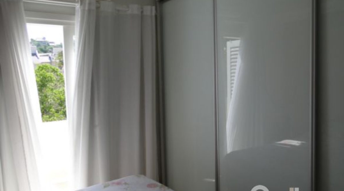 Casa à venda com 219m², 3 dormitórios, 1 suíte, 3 vagas, no bairro Jardim Isabel em Porto Alegre