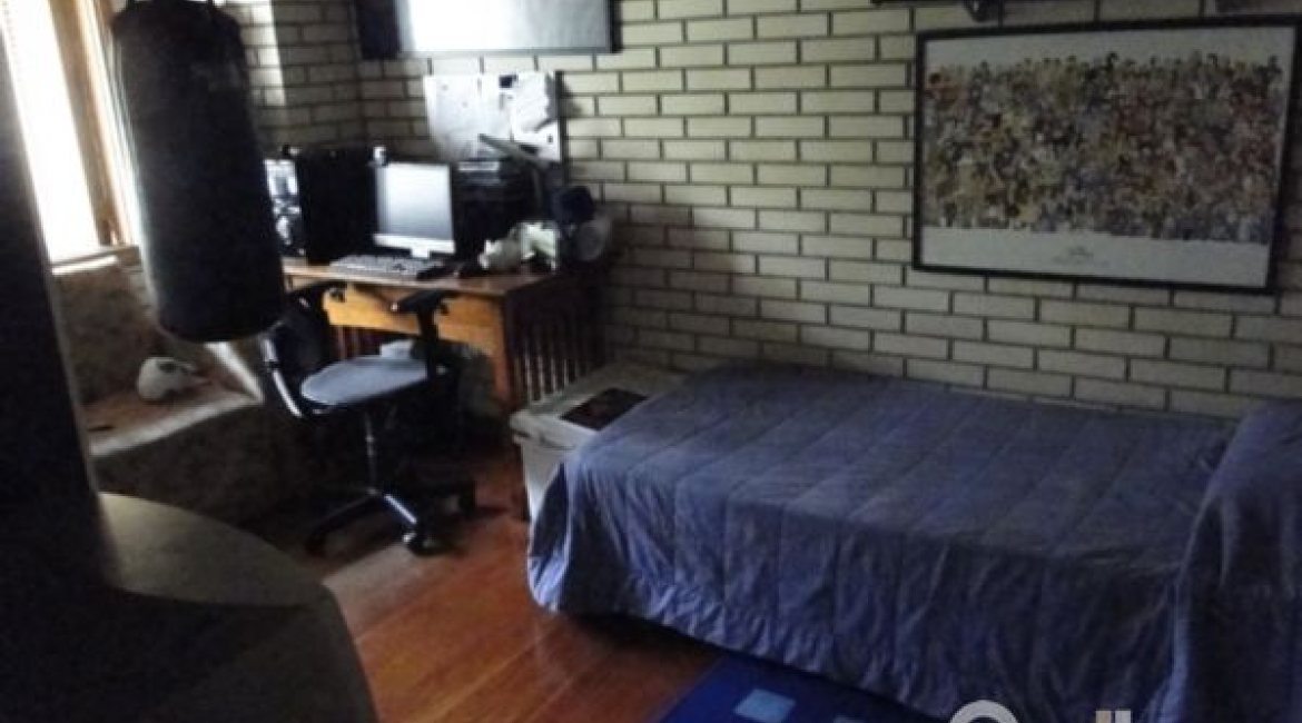 Casa à venda com 386m², 3 dormitórios, 1 suíte, 3 vagas, no bairro Tristeza em Porto Alegre