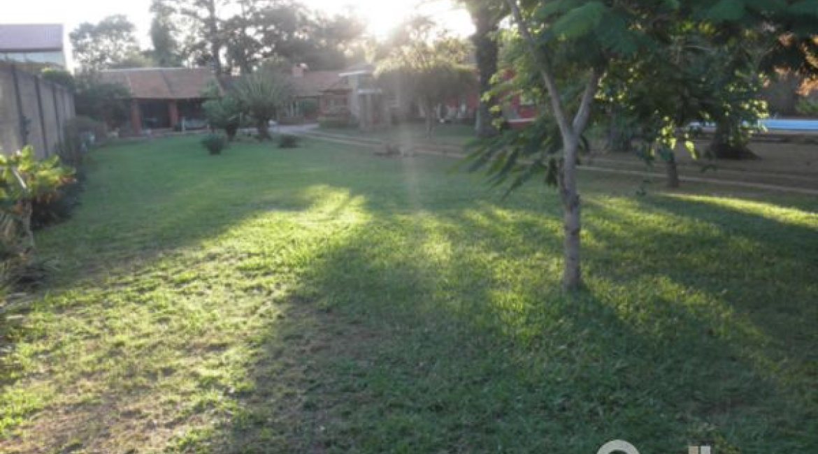 Terreno à venda, no bairro Guarujá em Porto Alegre