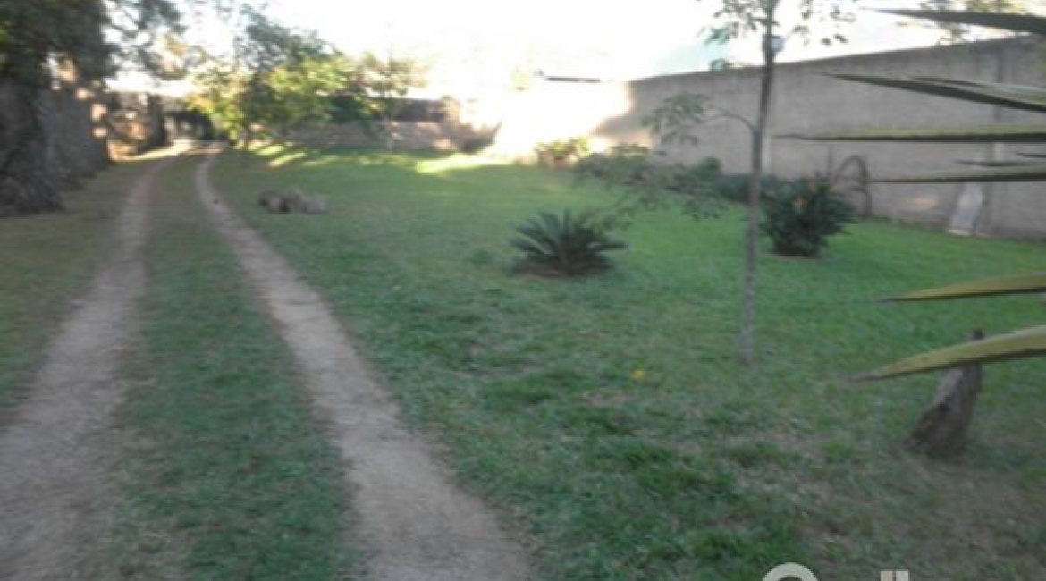 Terreno à venda, no bairro Guarujá em Porto Alegre