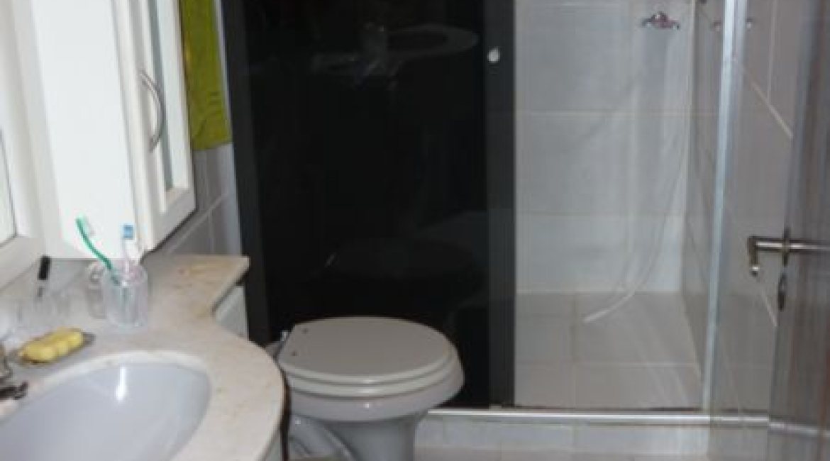 Casa à venda com 300m², 3 dormitórios, 1 suíte, 3 vagas, no bairro Vila Conceição em Porto Alegre