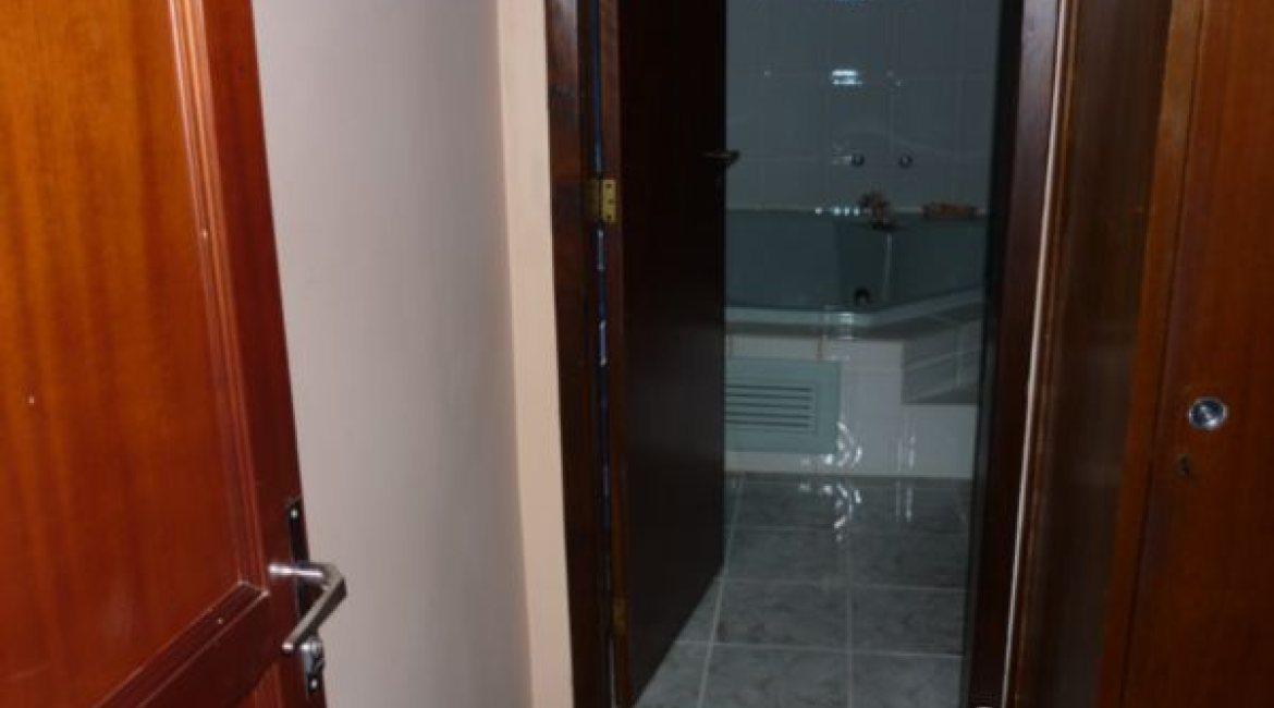 Casa à venda com 300m², 3 dormitórios, 1 suíte, 3 vagas, no bairro Vila Conceição em Porto Alegre