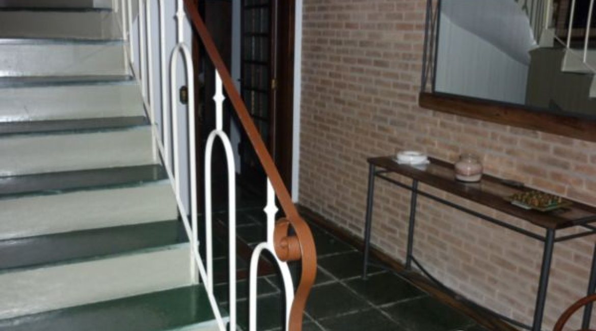 Casa à venda com 300m², 3 dormitórios, 1 suíte, 3 vagas, no bairro Vila Conceição em Porto Alegre