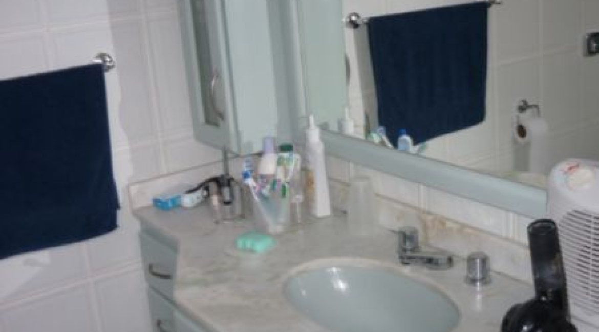 Casa à venda com 300m², 3 dormitórios, 1 suíte, 3 vagas, no bairro Vila Conceição em Porto Alegre