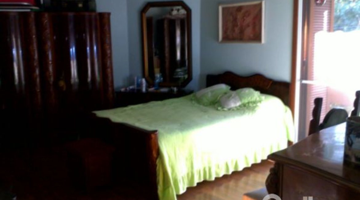 Casa à venda com 219m², 3 dormitórios, 1 suíte, 3 vagas, no bairro Tristeza em Porto Alegre