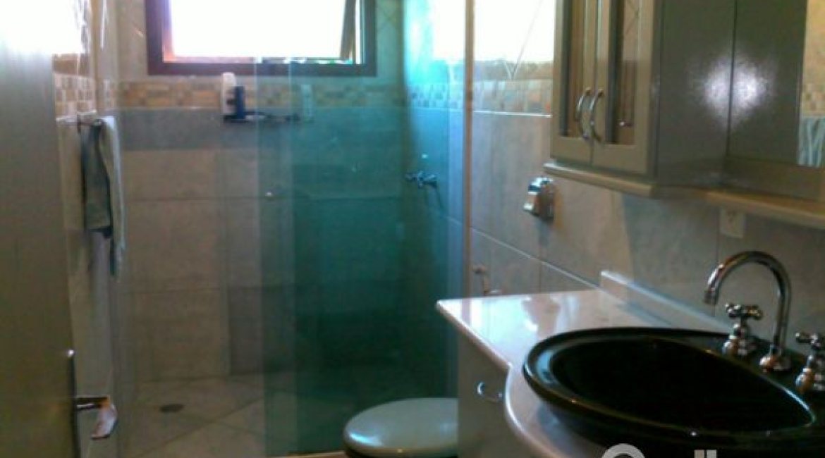 Casa à venda com 219m², 3 dormitórios, 1 suíte, 3 vagas, no bairro Tristeza em Porto Alegre