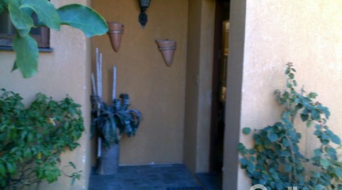 Casa à venda com 219m², 3 dormitórios, 1 suíte, 3 vagas, no bairro Tristeza em Porto Alegre