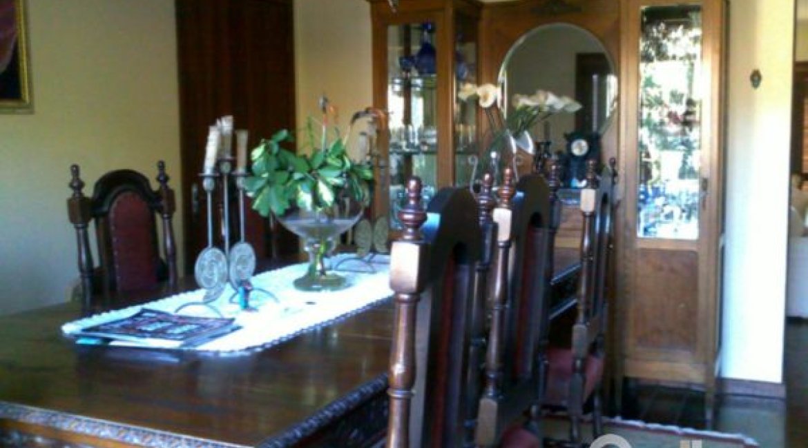 Casa à venda com 219m², 3 dormitórios, 1 suíte, 3 vagas, no bairro Tristeza em Porto Alegre