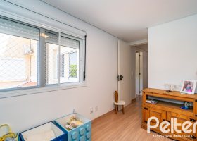 Casa em Condomínio à venda com 206m², 3 dormitórios, 1 suíte, 2 vagas, no bairro Pedra Redonda em PORTO ALEGRE