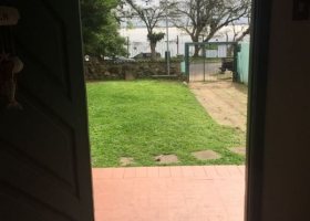 Casa à venda com 200m², 3 dormitórios, 2 vagas, no bairro Vila Assunção em Porto Alegre