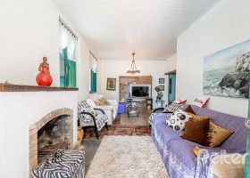 Casa à venda com 200m², 3 dormitórios, 2 vagas, no bairro Vila Assunção em Porto Alegre