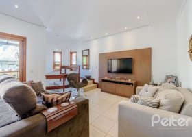 Casa em Condomínio à venda com 240m², 3 dormitórios, 1 suíte, 3 vagas, no bairro Jardim Isabel em Porto Alegre