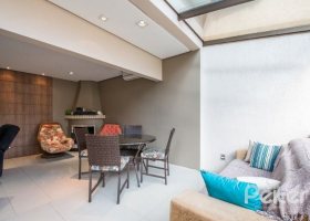 Casa em Condomínio à venda com 240m², 3 dormitórios, 1 suíte, 2 vagas, no bairro Jardim Isabel em Porto Alegre