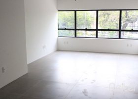 Comercial à venda com 35m², 1 vaga, no bairro Tristeza em Porto Alegre