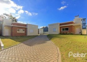 Casa em Condomínio à venda com 123m², 3 dormitórios, 1 suíte, 2 vagas, no bairro Hípica em Porto Alegre