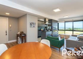 Apartamento à venda com 100m², 3 dormitórios, 1 suíte, 2 vagas, no bairro Cristal em Porto Alegre