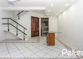 Casa em Condomínio à venda com 135m², 2 dormitórios, 1 suíte, 2 vagas, no bairro Tristeza em PORTO ALEGRE