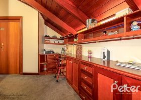 Casa em Condomínio à venda com 609m², 6 dormitórios, 2 suítes, 3 vagas, no bairro Cavalhada em PORTO ALEGRE