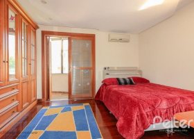 Casa em Condomínio à venda com 609m², 6 dormitórios, 2 suítes, 3 vagas, no bairro Cavalhada em PORTO ALEGRE