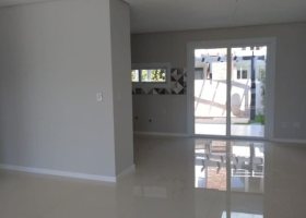 Casa em Condomínio à venda com 140m², 3 dormitórios, 1 suíte, 2 vagas, no bairro Hipica em PORTO ALEGRE
