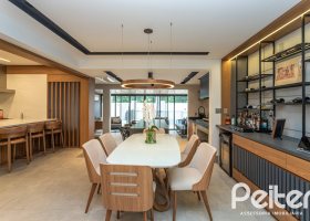 Casa em Condomínio à venda com 242m², 3 dormitórios, 3 suítes, 4 vagas, no bairro Mountain Ville em PORTO ALEGRE