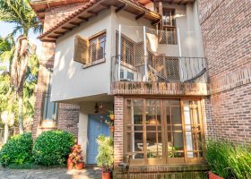 Casa em Condomínio à venda com 166m², 3 dormitórios, 1 suíte, 1 vaga, no bairro Jardim Isabel em Porto Alegre