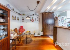 Casa em Condomínio à venda com 210m², 3 dormitórios, 1 suíte, 3 vagas, no bairro Tristeza em Porto Alegre