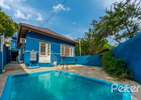 Casa à venda com 120m², 3 dormitórios, 2 vagas, no bairro Ipanema em Porto Alegre