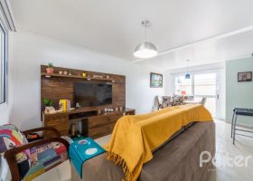 Casa em Condomínio à venda com 126m², 3 dormitórios, 1 suíte, 2 vagas, no bairro Tristeza em Porto Alegre