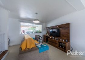 Casa em Condomínio à venda com 126m², 3 dormitórios, 1 suíte, 2 vagas, no bairro Tristeza em Porto Alegre