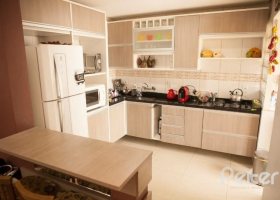 Casa em Condomínio à venda com 132m², 3 dormitórios, 1 suíte, 2 vagas, no bairro Vila Nova em PORTO ALEGRE