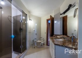 Casa em Condomínio à venda com 654m², 5 dormitórios, 5 suítes, 4 vagas, no bairro Cavalhada em PORTO ALEGRE
