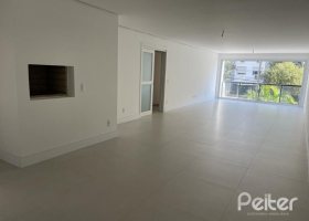 Apartamento à venda com 186m², 3 dormitórios, 3 suítes, 2 vagas, no bairro Tristeza em PORTO ALEGRE
