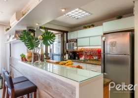 Apartamento à venda com 94m², 3 dormitórios, 1 suíte, 2 vagas, no bairro Tristeza em Porto Alegre