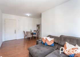 Apartamento à venda com 69m², 2 dormitórios, 1 suíte, 1 vaga, no bairro Tristeza em Porto Alegre