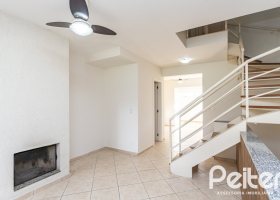 Casa em Condomínio à venda com 159m², 3 dormitórios, 1 suíte, 2 vagas, no bairro Tristeza em Porto Alegre