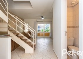 Casa em Condomínio à venda com 159m², 3 dormitórios, 1 suíte, 2 vagas, no bairro Tristeza em Porto Alegre