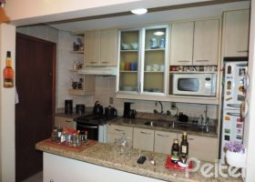 Casa em Condomínio à venda com 194m², 3 dormitórios, 1 suíte, 2 vagas, no bairro Vila Assunção em Porto Alegre