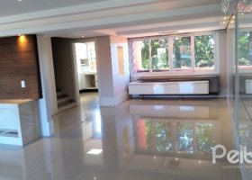 Casa em Condomínio à venda com 384m², 3 dormitórios, 1 suíte, 4 vagas, no bairro Cristal em PORTO ALEGRE