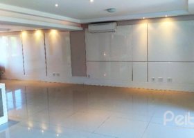 Casa em Condomínio à venda com 384m², 3 dormitórios, 1 suíte, 4 vagas, no bairro Cristal em PORTO ALEGRE