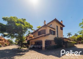 Casa em Condomínio à venda com 339m², 3 dormitórios, 1 suíte, 3 vagas, no bairro Tristeza em PORTO ALEGRE