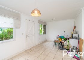 Casa em Condomínio à venda com 118m², 3 dormitórios, 1 suíte, 2 vagas, no bairro Cristal em Porto Alegre