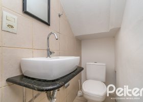 Casa em Condomínio à venda com 118m², 3 dormitórios, 1 suíte, 2 vagas, no bairro Cristal em Porto Alegre