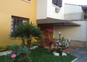 Casa em Condomínio à venda com 120m², 3 dormitórios, 1 vaga, no bairro Cavalhada em Porto Alegre