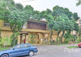 Casa em Condomínio à venda com 175m², 3 dormitórios, 1 suíte, 2 vagas, no bairro Tristeza em Porto Alegre