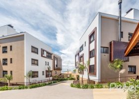 Apartamento à venda com 346m², 3 dormitórios, 3 suítes, 4 vagas, no bairro Vila Assuncao em PORTO ALEGRE