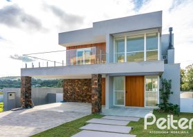 Casa em Condomínio à venda com 292m², 4 dormitórios, 4 suítes, 4 vagas, no bairro Alphaville em PORTO ALEGRE