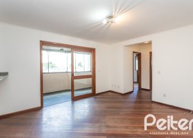 Apartamento à venda com 72m², 2 dormitórios, 1 vaga, no bairro Vila Assunção em Porto Alegre