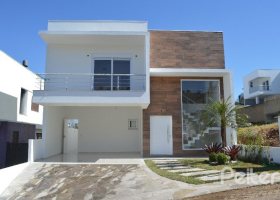 Casa em Condomínio à venda com 196m², 3 dormitórios, 3 suítes, 2 vagas, no bairro Hipica em PORTO ALEGRE