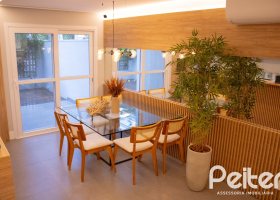 Casa em Condomínio à venda com 188m², 4 dormitórios, 1 suíte, 2 vagas, no bairro Vila Nova em PORTO ALEGRE